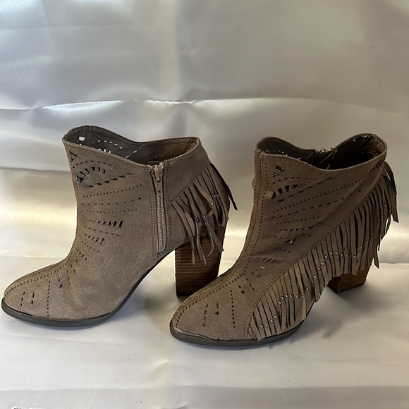 Not rated booties size 8.5 worn once - Picture 1 of 6